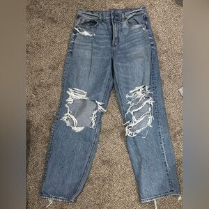 CLEARANCE ALL OFFERS WELCOME! 
American Eagle Super High-Rise Baggy Straight